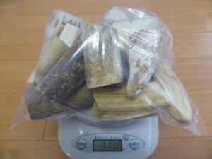 スーパーSALE！売切り！★□カバ牙 カット落ち（大～大大）1,130g！柄部や牙先も！擬餌餌、彫刻材、提物、パーツ、etc... 象牙の代用