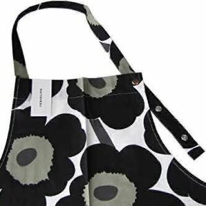 《マリメッコmarimekko／新品》ピエニウニッコ エプロン PIENI UNIKKO ESILINA APRON／64161 030／ホワイト/ブラック／MR000693の画像3