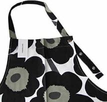 《マリメッコmarimekko／新品》ピエニウニッコ エプロン PIENI UNIKKO ESILINA APRON／64161 030／ホワイト/ブラック／MR000693_画像3