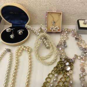 【掘り出し物】パール 製品まとめて ネックレス/イヤリング/ブローチ など イミテーション含む 真珠 アクセサリー 現状品の画像6