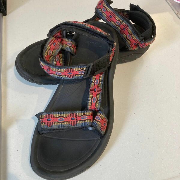 teva サンダル　ハリケーン