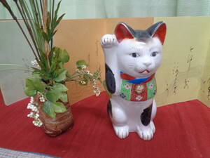 昭和レトロ　骨董　招き猫　彩色/右手　縁起物/金運アップ　財を招く　中古品