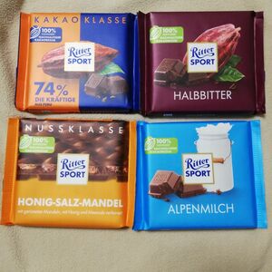 値下げ不可　お菓子　ドイツ　リッター　スポーツ　リッタースポーツ　Ritter SPORT　チョコレート　4種類　4枚 まとめ売り