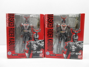 s22259-ty 【送料950円】中古品★2個セット S.H.Figuarts 仮面ライダーカブト ハイパーフォーム フィギュア [061-240419]