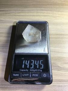 (P26) トパーズ (143.45ct)