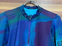 HU002 ラファ Rapha PRO TEAM CRIT JERSEY 半袖 サイクルジャージ 紺 紫 総柄 S ※ポケット付近穴あき_画像3