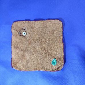 くまの刺繍付きハンカチ 約18cm×約19cm