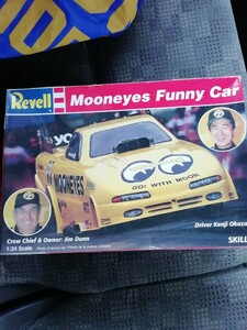 Revell　Mooneyes Funny Car 1/24 未組立 プラモデル レベル　岡崎健滋　ドラッグカー