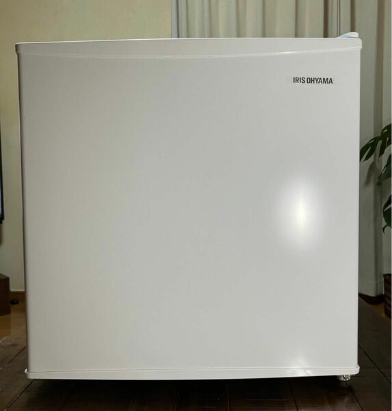 アイリスオーヤマ 小型45L冷凍冷蔵庫 IRSD-5A-Wホワイト訳あり 2021年製