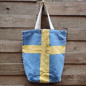 トートバック　お買いもの袋　エコバック 　インド綿　スェーデン国旗柄　バイオ加工う