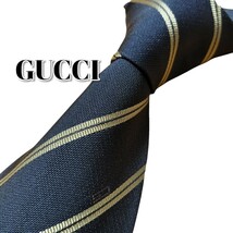 ★GUCCI★　グッチ　ブラック系　ストライプ　イタリア製_画像1