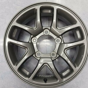 ＳＵＺＵＫＩ純正  ジムニーＪＢ６４  １６インチ５．５Ｊ＋２２ ５Ｈ１３９．７  中古品４本の画像4