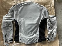 コミネ　メッシュジャケットKOMINE バイクウェア ライダースジャケット 中古品　サイズはM ライディングジャケット パッドあり_画像2