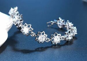 1 пункт слева ★ Новый цветок 11 Cz Diamond Bracelet Accessesies Accessesies Silver Silver Gem Geartous Luxurconia Limited