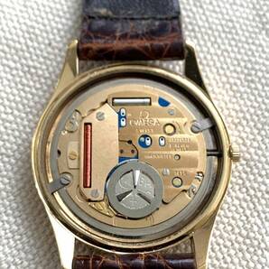 動作品 OMEGA オメガ SEAMASTER シーマスター 1425 デイデイト カレンダー クォーツ メンズ ウォッチ ゴールドカラーの画像10