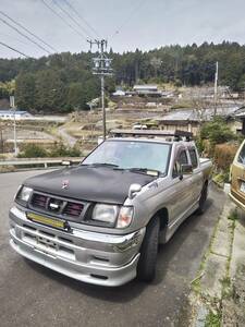 日産（自動車車体）