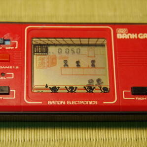 ◆18◆USED◆動作品◆GD バンダイ LCD GAME DIGITAL BANK GANG バンクギャングの画像1