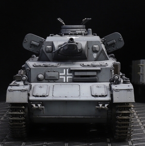 1/35 ドイツ軍 Ⅳ号戦車（C型）1939年ポーランド戦線「832号車」フィギュア×1体付き 制作完成品