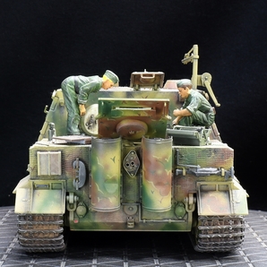 1/35 ドイツ軍 シュツルムタイガー（整備中）フィギュア×2体セット 制作完成品の画像5