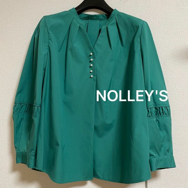 【新品】NOLLEY'S lightノーリーズ ライト パール飾り デザインスリーブ ブラウス ふんわり袖 グリーン　綺麗な濃緑