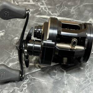 1スタ）【中古/リール】DAIWA ダイワ 18 RYOGA リョウガ 1520H 右巻き / ベイトリールの画像4