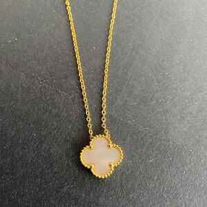 Four Leaf Clover necklace PerlWhite