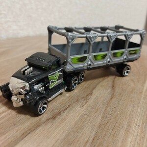 ホットウィール HOTWHEELS Track Stars Haulers 【Bone Blazers】開封品