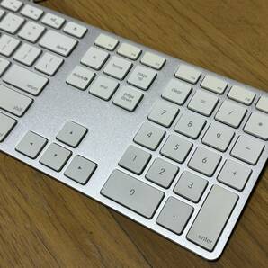 APPLE Keyboard USB キーボード US配列 A1243とMagic Trackpad マジックトラックパッド A1339 電池式 通電確認済み 本体のみの画像3