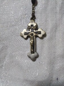 金の鈴　ネックレス　カトリック教の古いロザリオ　キリスト像　十字架　クロス