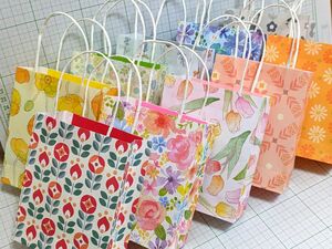 ミニギフトバッグ / 紙袋 〈 花柄 〉 10枚セット ハンドメイド