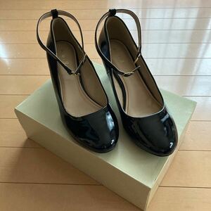 * beautiful goods enamel pumps black box attaching *