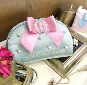 定価以下【メゾンドフルール】ジュエリーリボンハーフラウンドポーチ(ピンク) Maison de FLEUR 