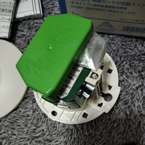 【未使用】Panasonic WTK24819(天井取付）熱線センサ付自動スイッチ（８Aタイプ）明るさセンサ付 2個セットの画像4