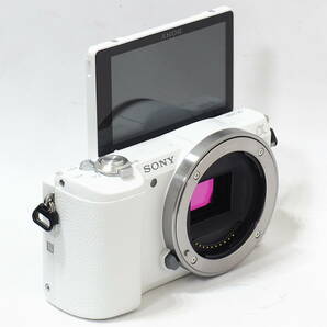 SONY α 5100 ILCE-5100 White Body E Mount ミラーレス一眼 ホワイト 2430万画素 APS-C CMOSセンサ- チルトモニター NP-FW50 AC-UB10 格安の画像6