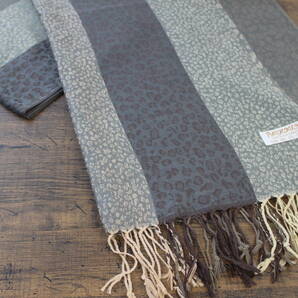 新品 中薄手【パシュミナ Pashmina】レオパード柄 ヒョウ柄 ベージュ系グレー グラデーション BEIGE GRAY 大判 ストール カシミア100%の画像3