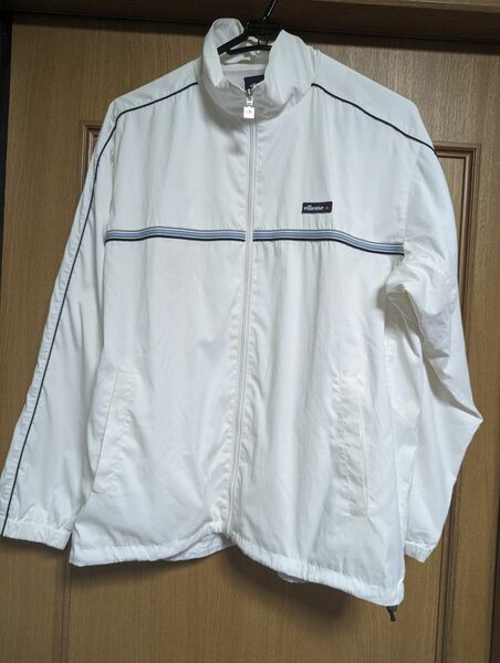 ellesse ウインドブレーカー