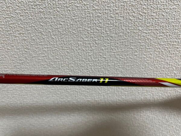 バドミントンラケット ARCSABER11(YONEX)