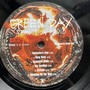 グリーンデイ Green Day Revolution Radio LP レコード エンボス加工ジャケット インサート付きの画像3