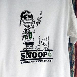 送込　スヌーピー ドギードック　Smoke weed everyday　半袖Tシャツ　白　Mサイズ