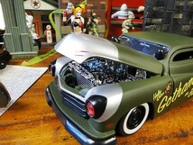 Jada　DC　コミック　ボムシェルズ　ダイキャストミニカー　1/24スケール　（ハーレークイーン/1951年マーキュリー）　アメリカン雑貨_画像6