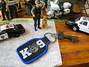 警察犬　K-9　ポリスキーホルダー ■ アメリカン雑貨 アメリカ雑貨