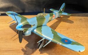 完成品　１/３２レベル　イギリス空軍　ホーカータイフーンMk.IIC