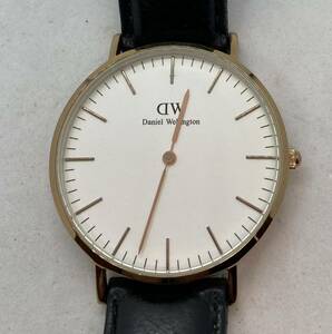 294-0729 Daniel Wellington ダニエルウェリントン 腕時計 革ベルト ブラック 電池切れ 動作未確認