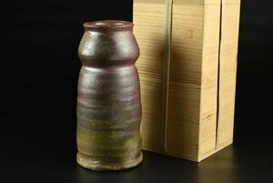 [ warehouse c9474c] Bizen flower go in vase also box . have 