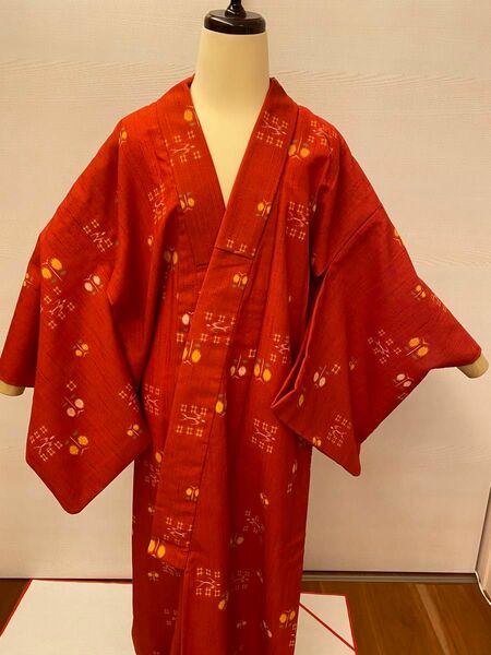 昭和レトロ　鮮やかな朱色紬、単衣、バチ襟　西武誂え　セミアンティーク