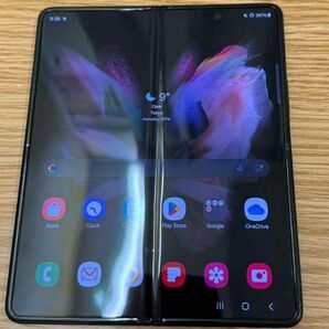 送料無料☆美品☆Samsung サムスン Galaxy Z Fold3 5G ストレージ256GB ファントムブラック ドコモ docomo 付属品多数の画像1