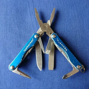 LEATHERMAN( Leatherman ) SQUIRT P4 (558)