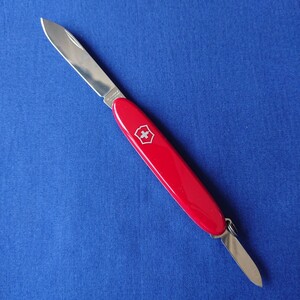 VICTORINOX