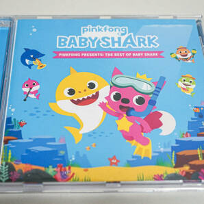 PINKFONG PRESENTS　THE BEST OF BABY SHARK☆キッズ　輸入盤CD ピンキッツ　ベイビーシャーク　ステッカー付☆中古　送料無料