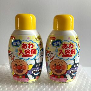 バンダイ　アンパンマン 薬用泡入浴剤 300mL (ボトルタイプ) 2個セット